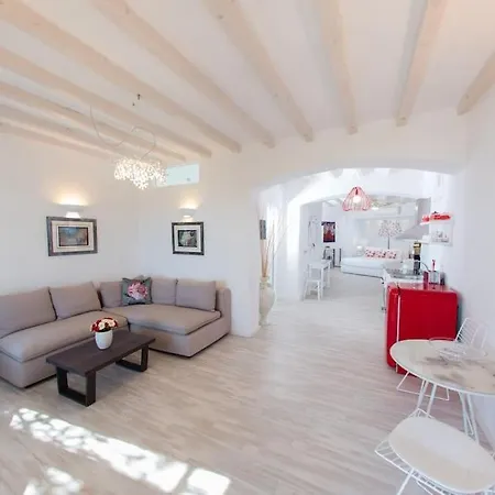 Lia Estate Villa *