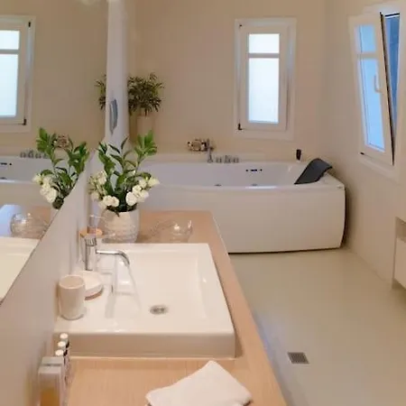 Lia Estate Villa
